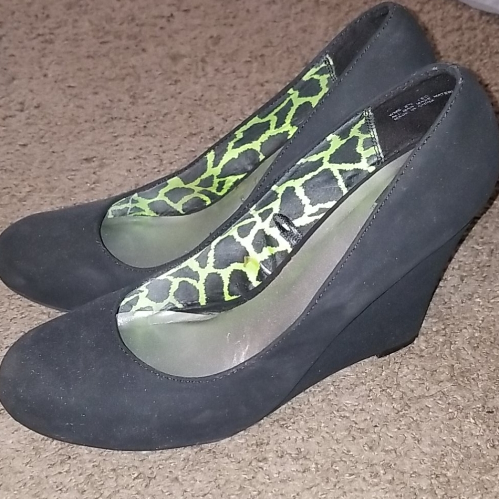 Report Wedge Heel